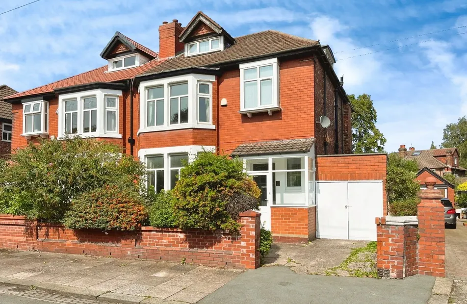 House for sale with bedrooms in Sandileigh Avenue, Didsbury